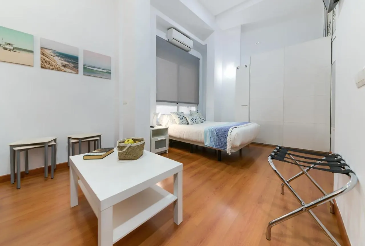 Holidays2Malaga Carreteria 97 Loft High Speed Wifi 0*, 马拉加 西班牙