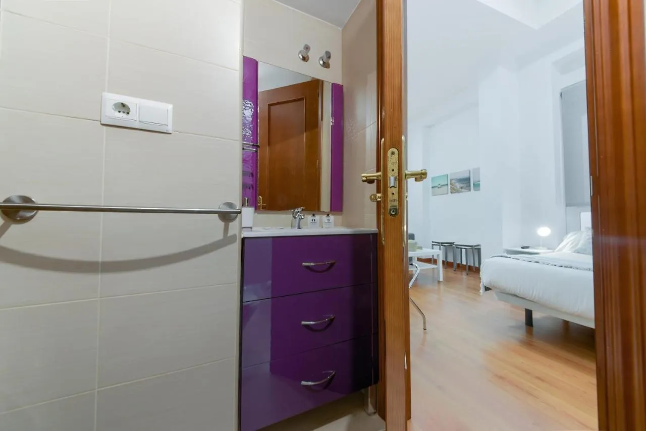 Holidays2Malaga Carreteria 97 Loft High Speed Wifi 0*,